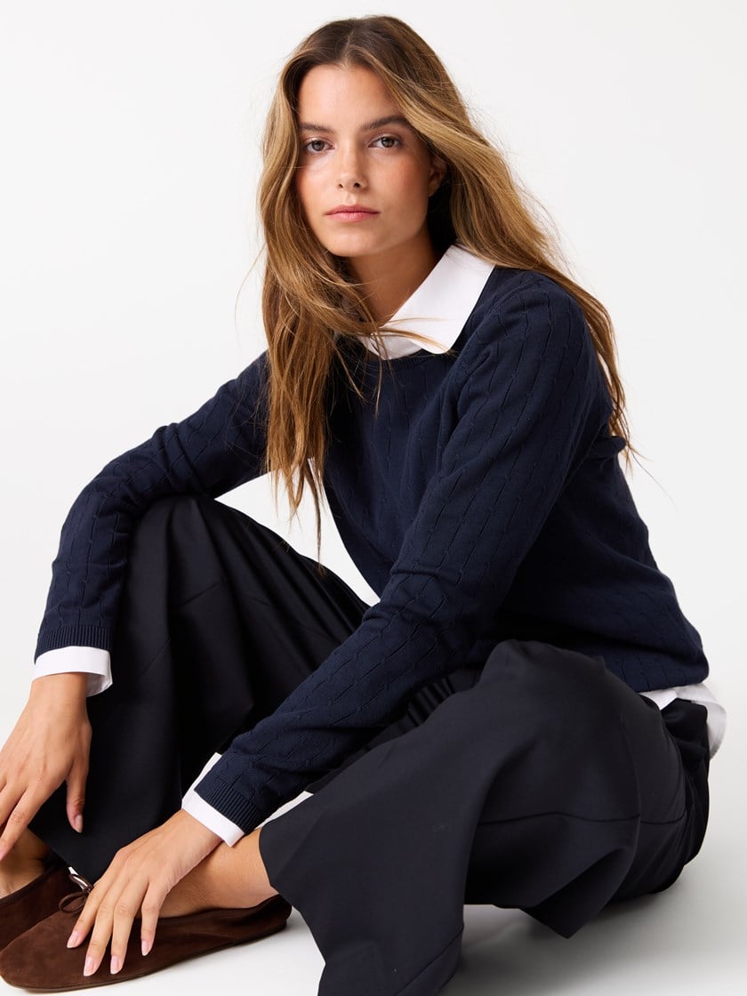 Isadora genser Sky Captain