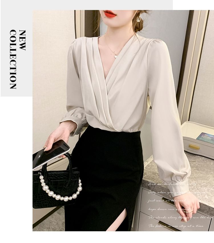 Daybreak - Lange mouwen V-hals effen satijnen blouse met gerimpelde zoom
