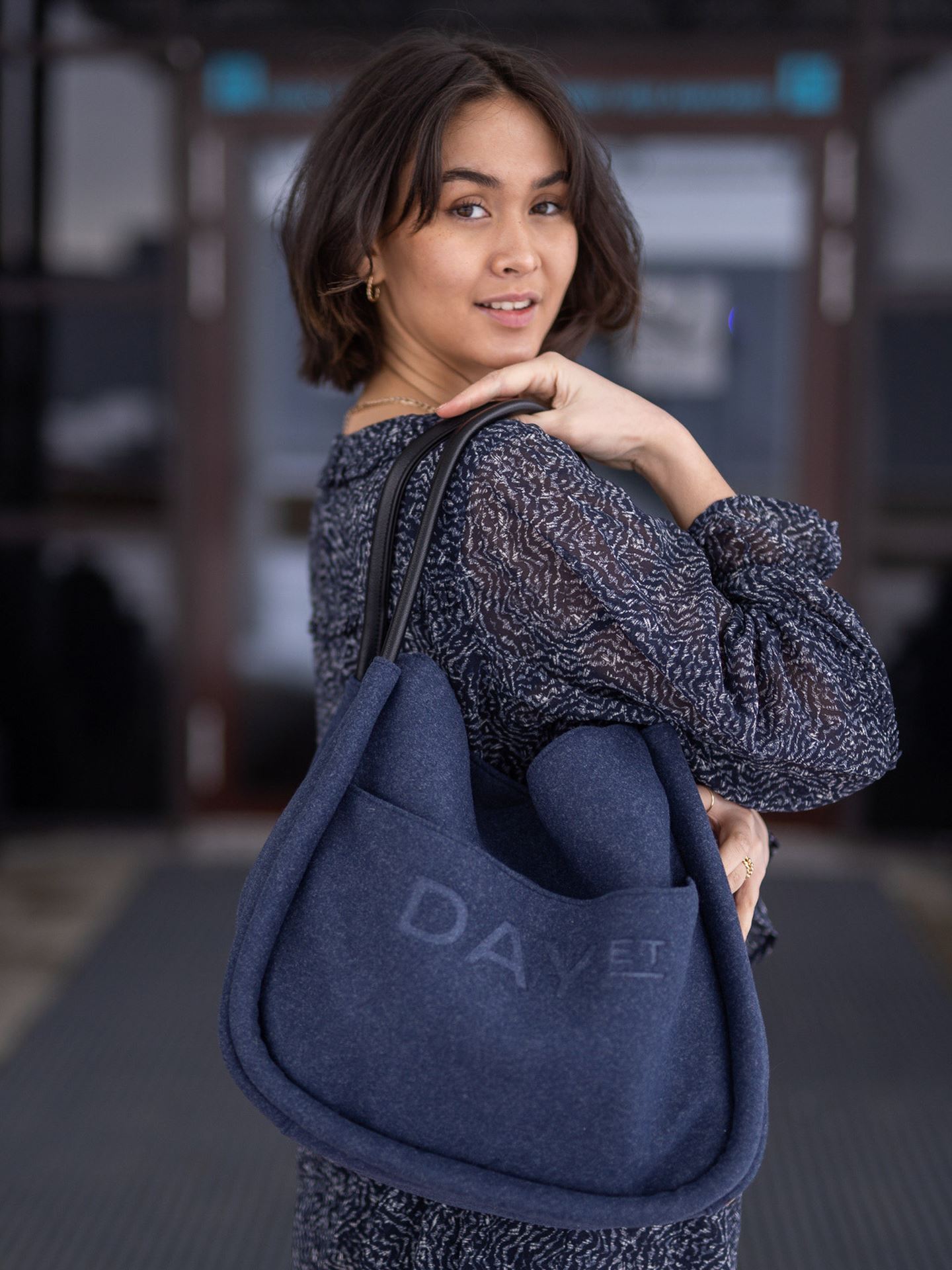 Woolen Small Shopper