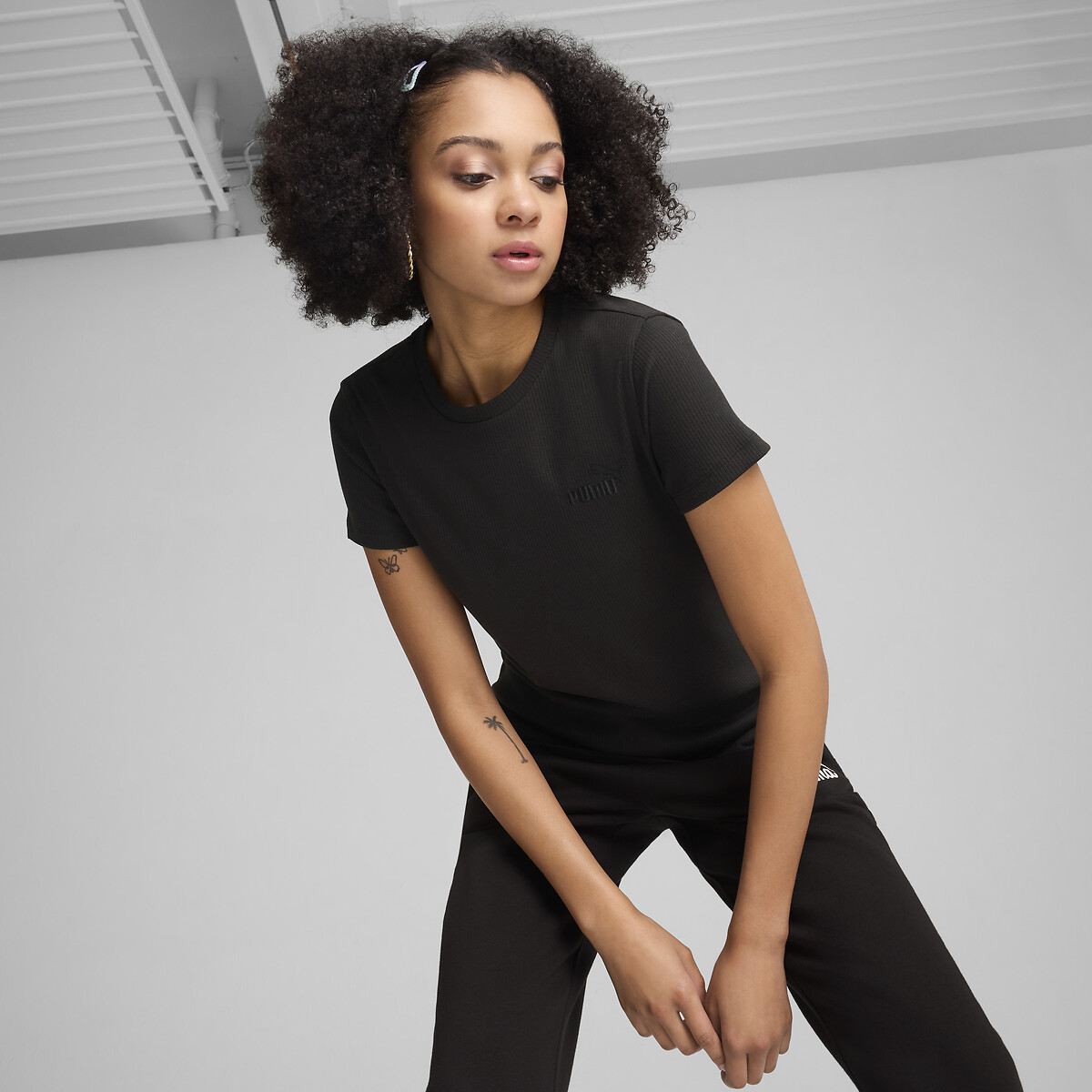 PUMA<br>Camisetas Essenciais Elevadas