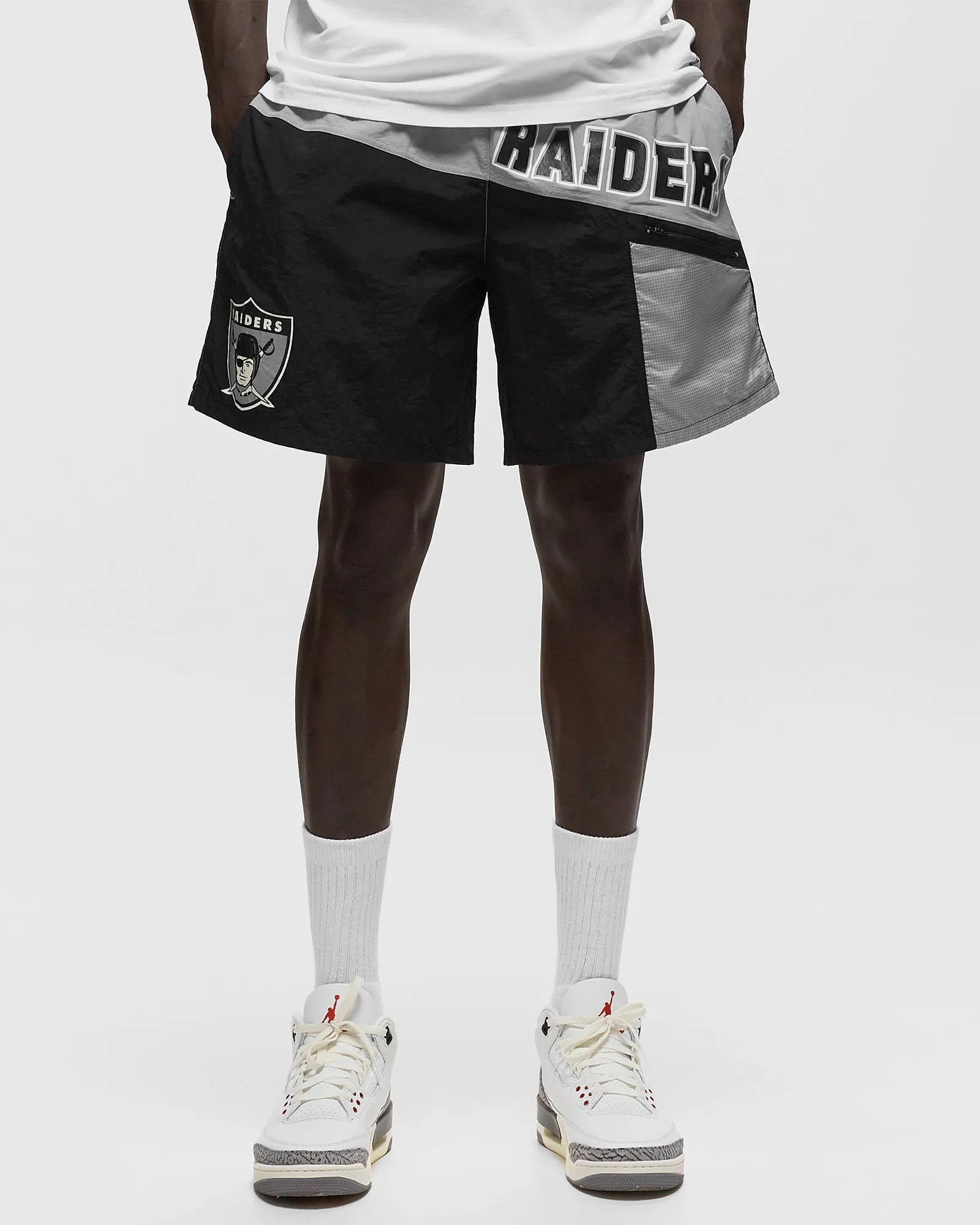 Mitchell & Ness NFL NYLON UTILITY SHORT OAKLAND LAS VEGAS RAIDERS