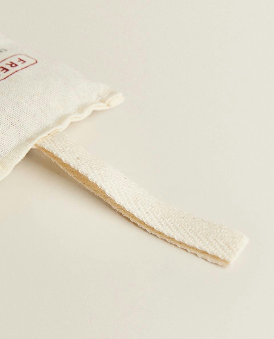 SACO DE LASCAS DE CEDRO PARA SAPATOS (PACOTE COM 2)