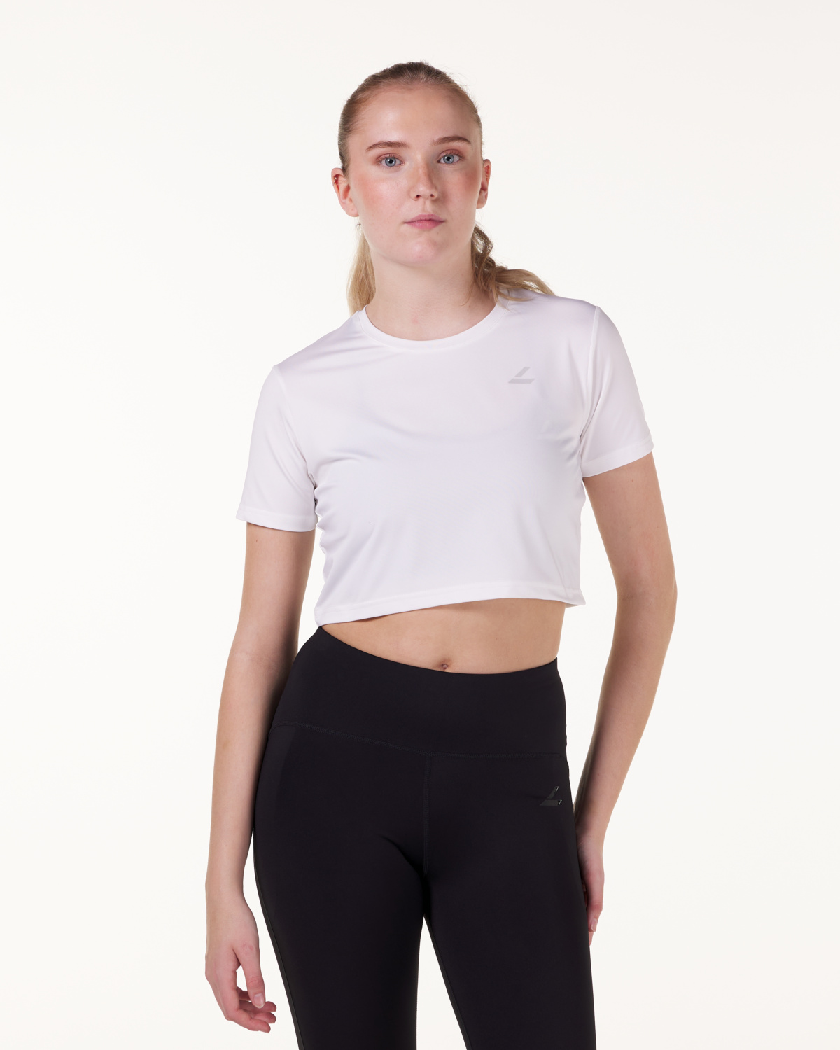 LEVITY Essential Crop T-shirt White 22