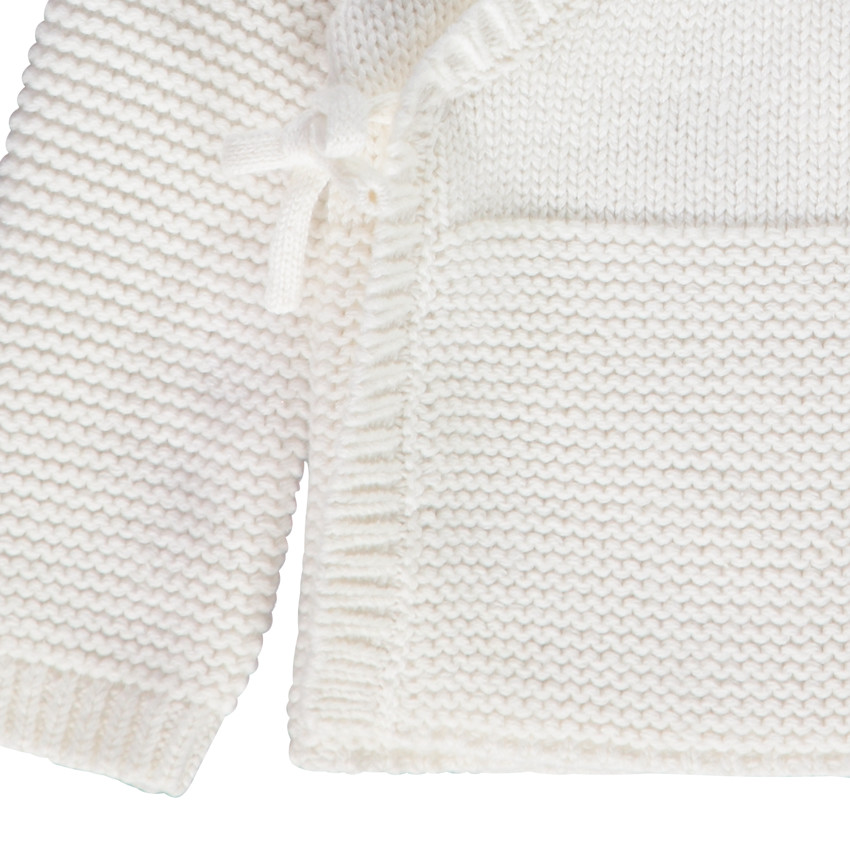 Gilet en tricot effet cache-coeur pour bébé prématuré