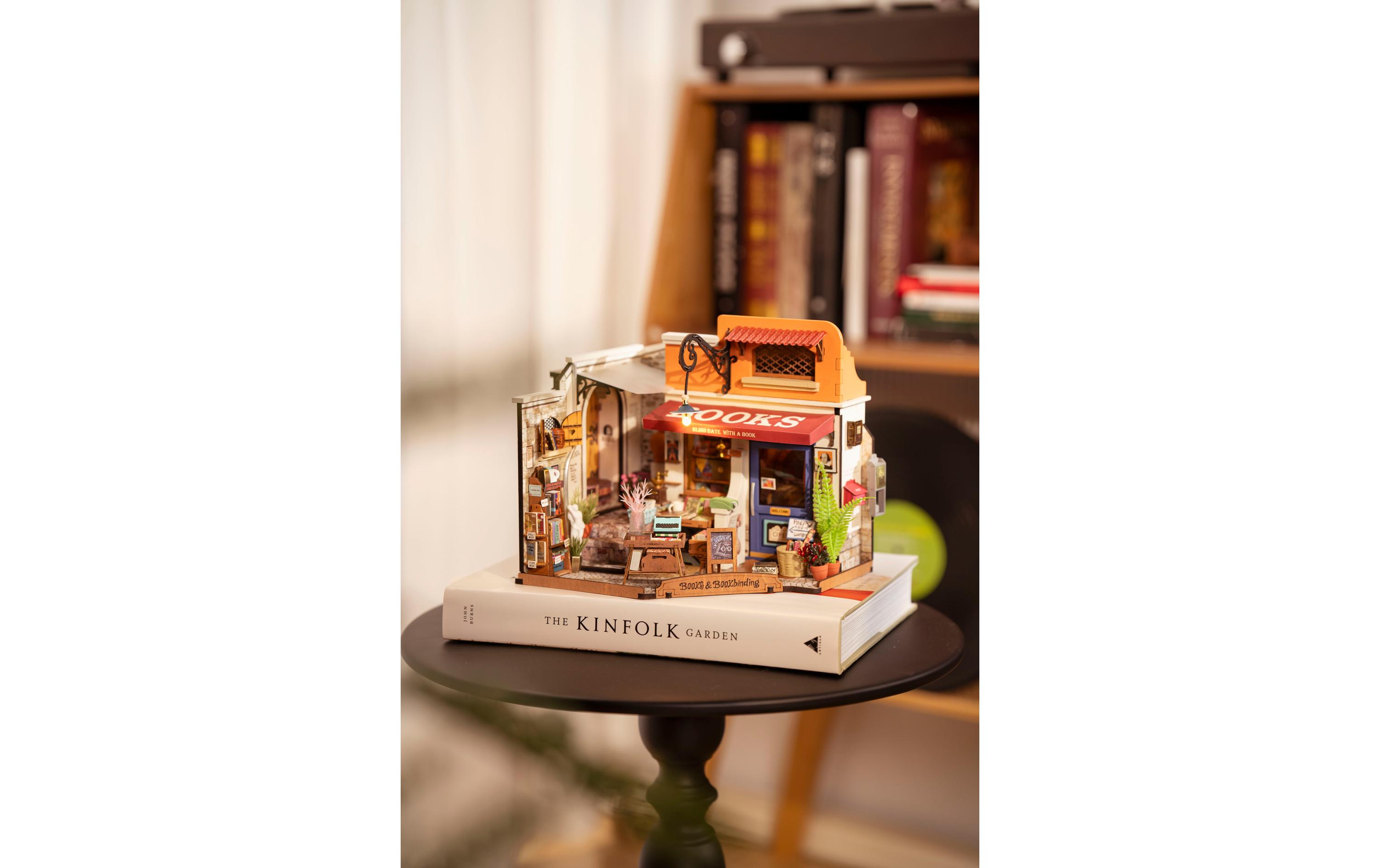 Bausatz Corner Bookstore 108-teilig3D-Puzzle aus lasergeschnittenen Holzteilen