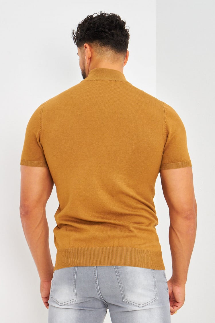 T-shirt camel en fines mailles col montant