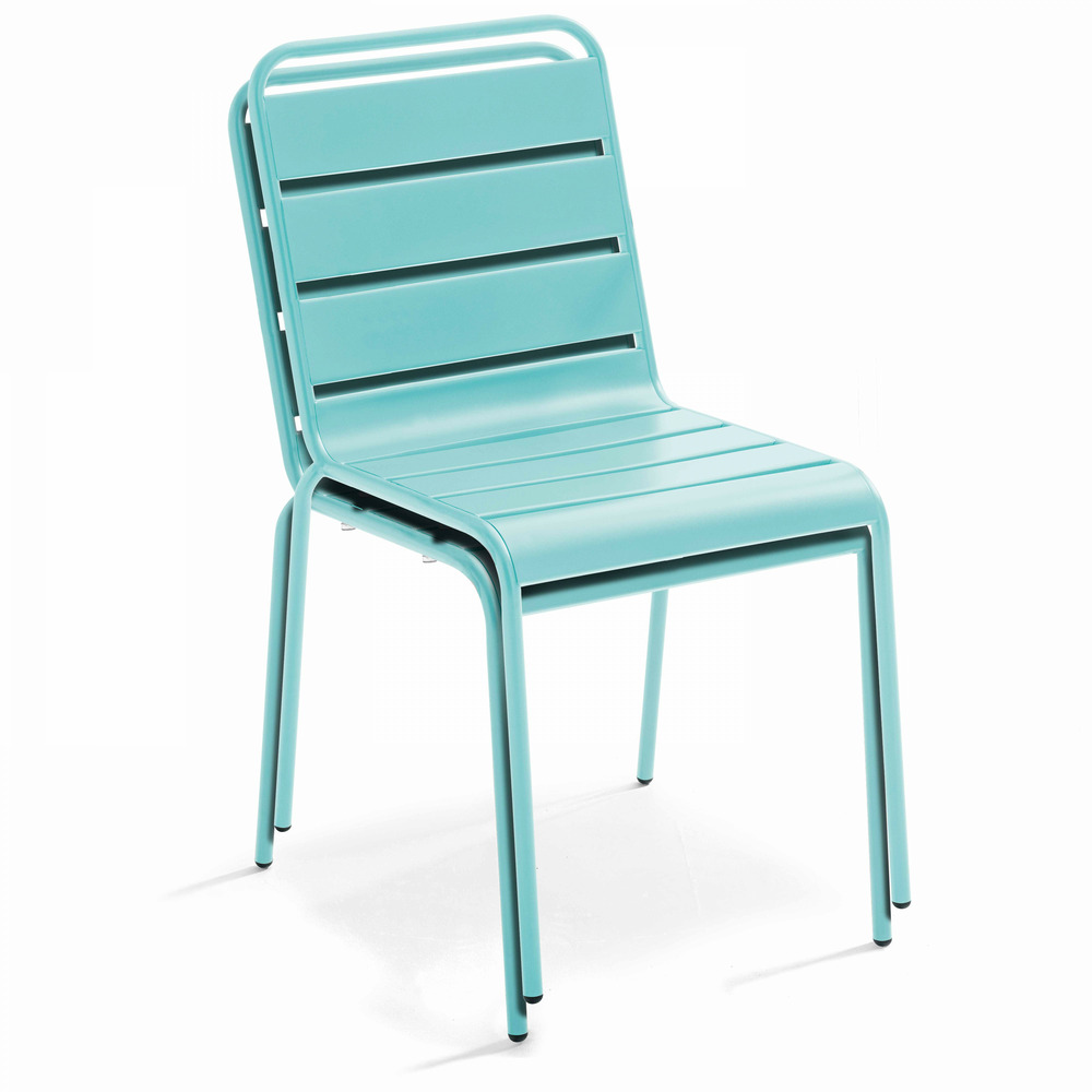 Chaise en métal turquoise