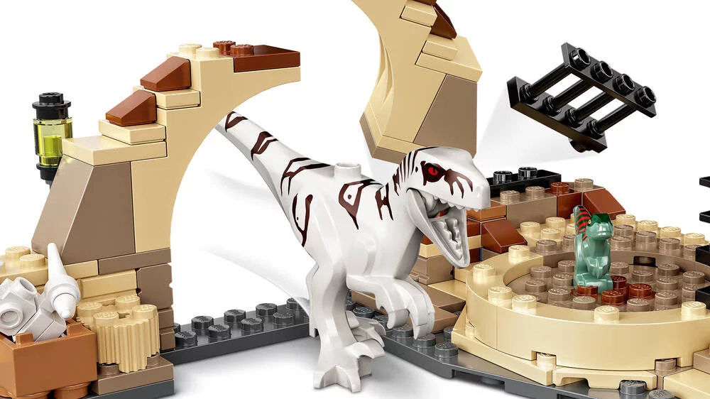 LEGO®JURASSIC WORLD  76945 - LA POURSUITE EN MOTO DE L'ATROCIRAPTOR