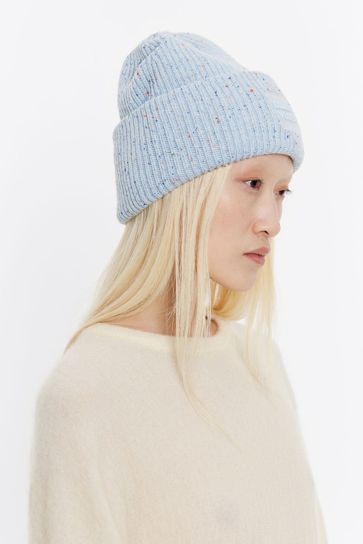 Gorro de lã azul tricotado