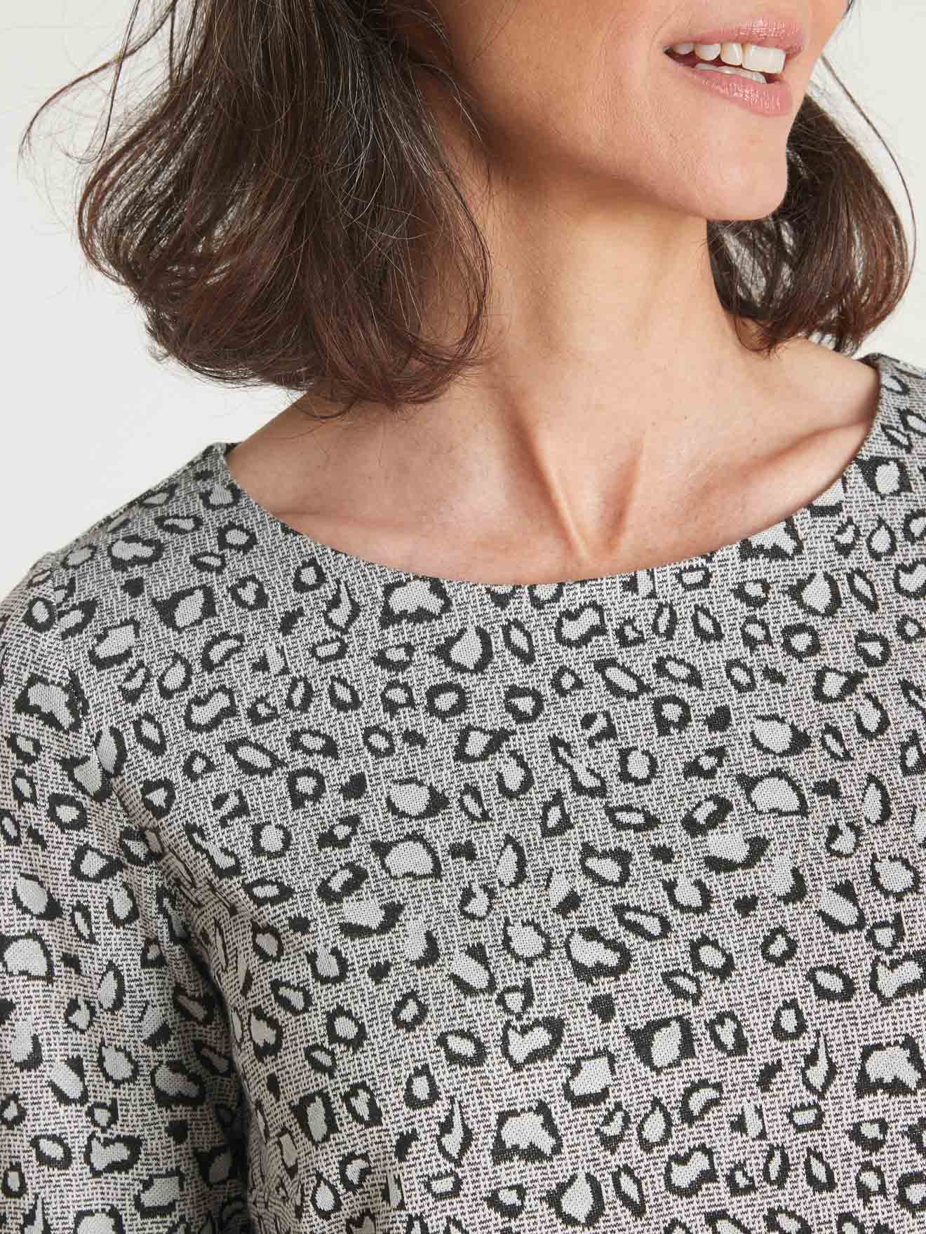 Robe housse en maille jacquard