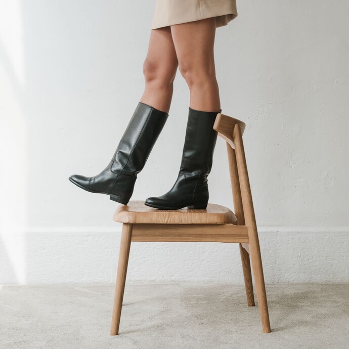 Bottes plates  en cuir noir