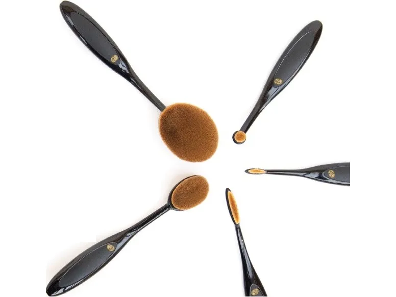 RIO Beauty A set of 5 make-up brushes