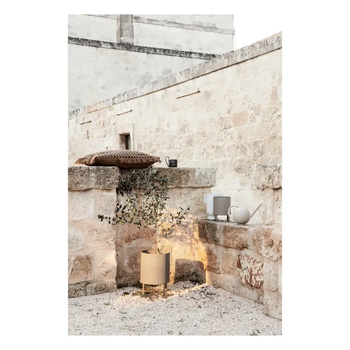 Ferm Living Cache pot en acier | Beige