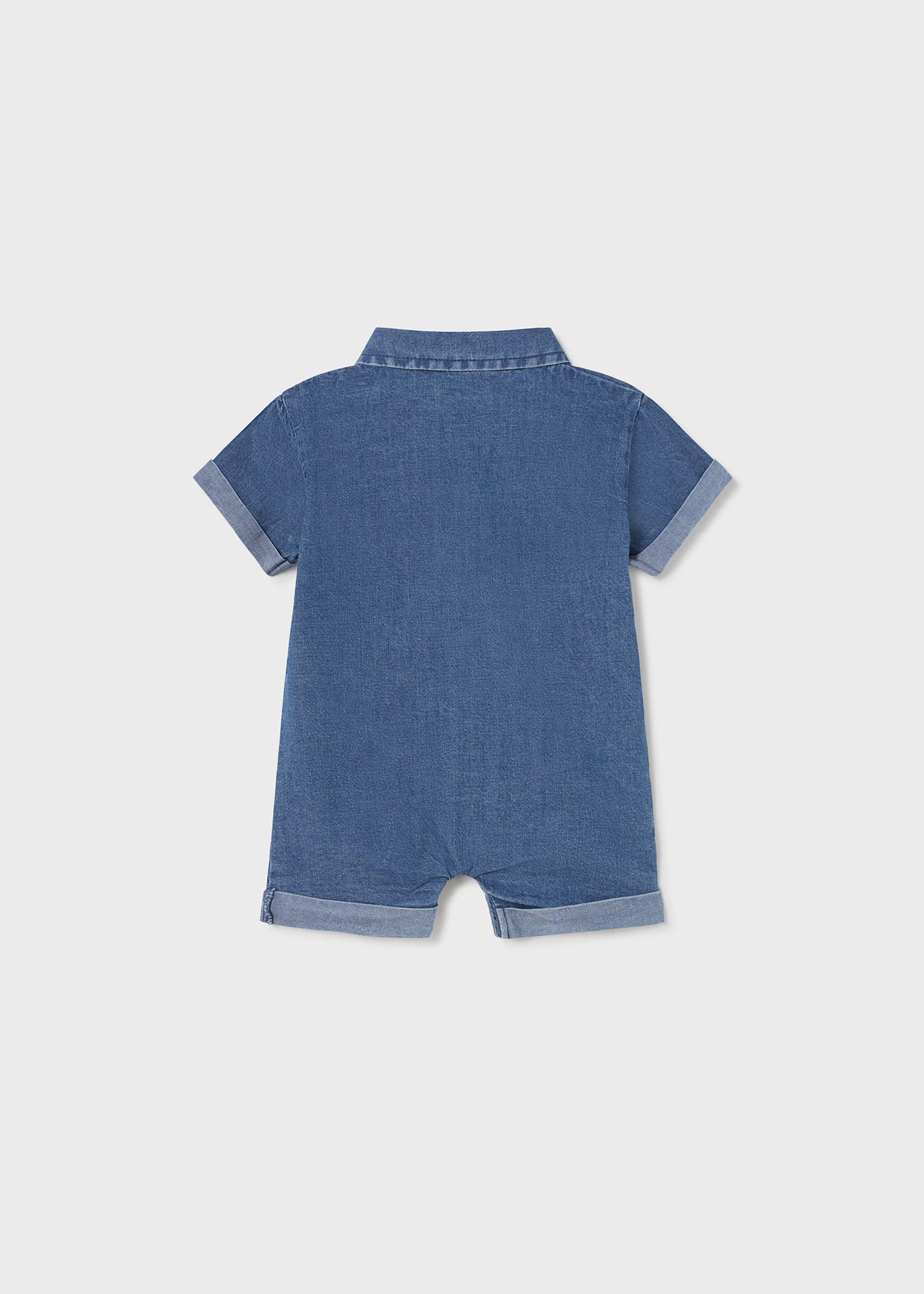 Macacão jeans sustentável de algodão para recém-nascido