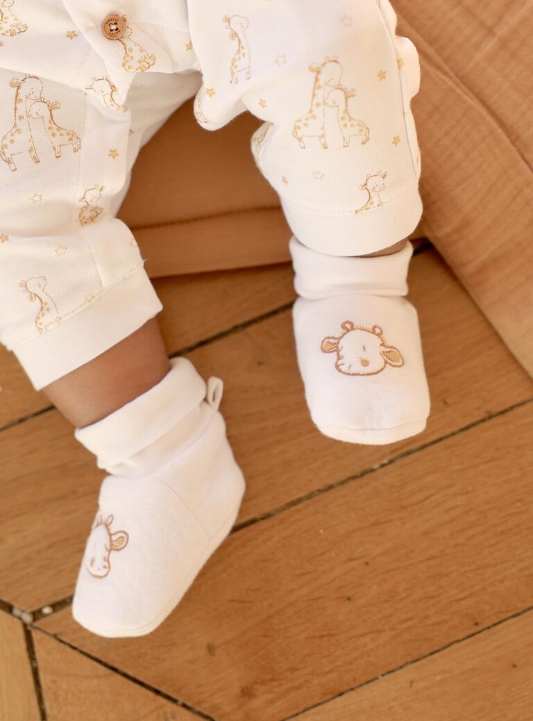 Chaussons de naissance écrus Girafe
