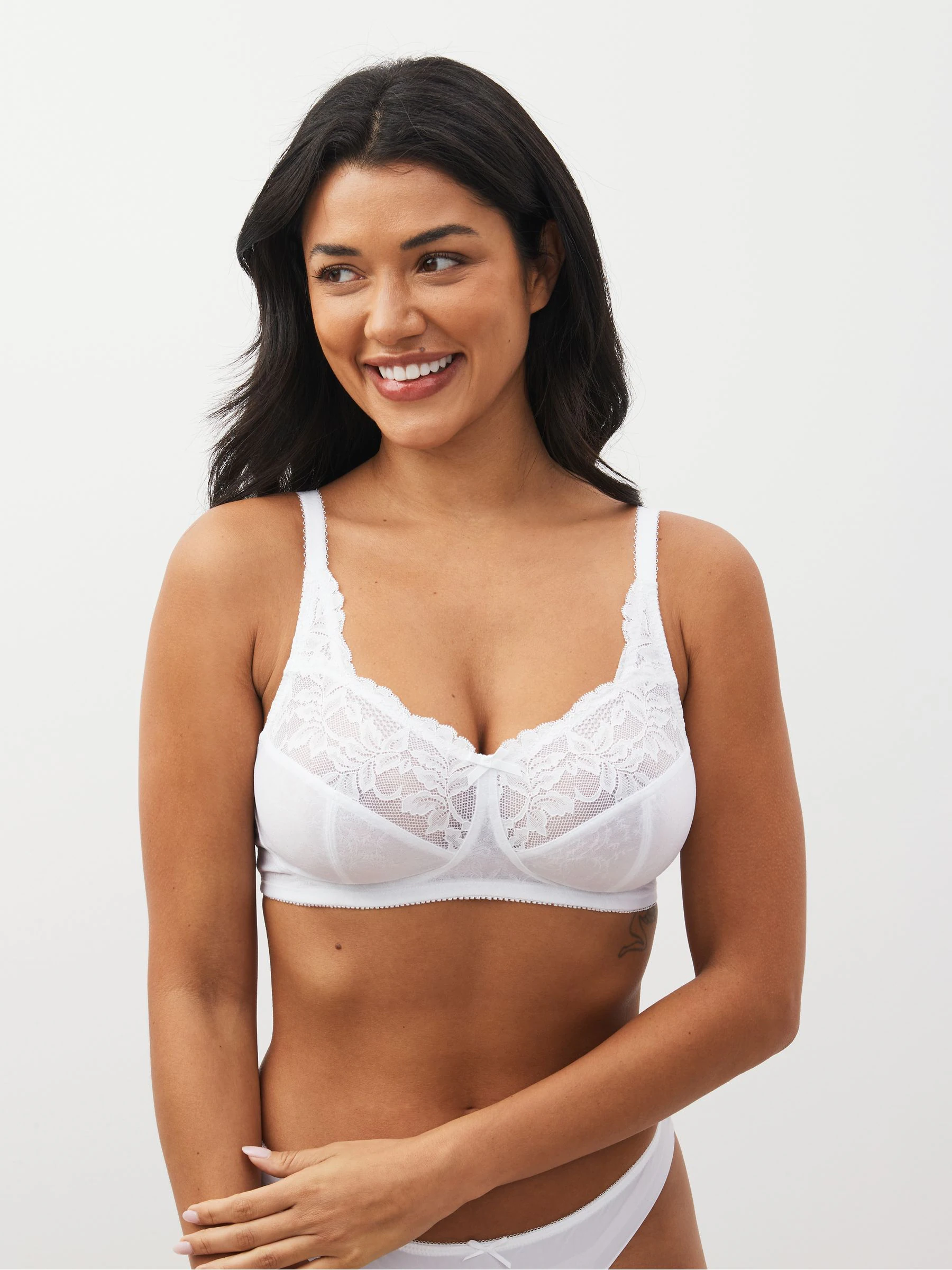 Zwart/wit/praline huidskleur - Total Support ultiem comfortabele kanten beha's met volledige cups 3 stuks