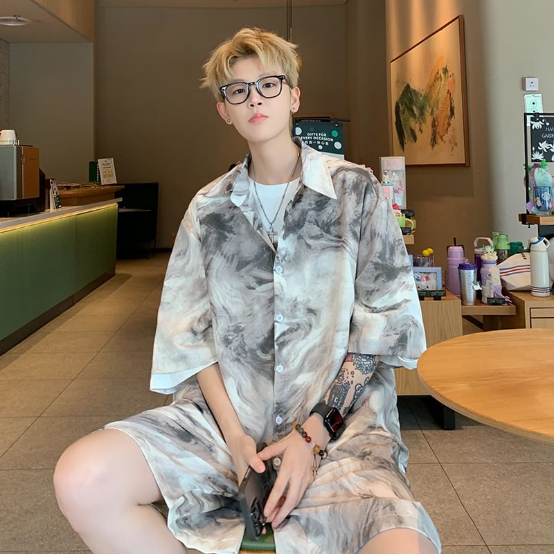farrahces - Set: Shirt met korte mouwen, reverskraag en tie-dye print + korte broek