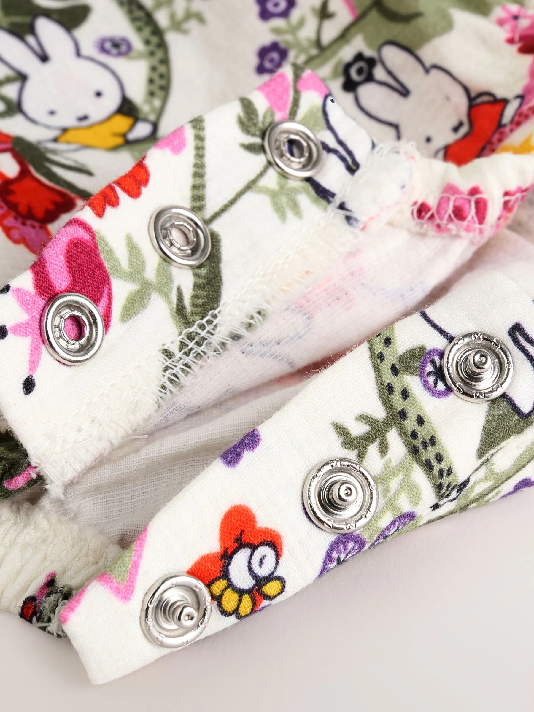 Meerkleurige print - Cath Kidston Katoenen Nijntje babyrompertje