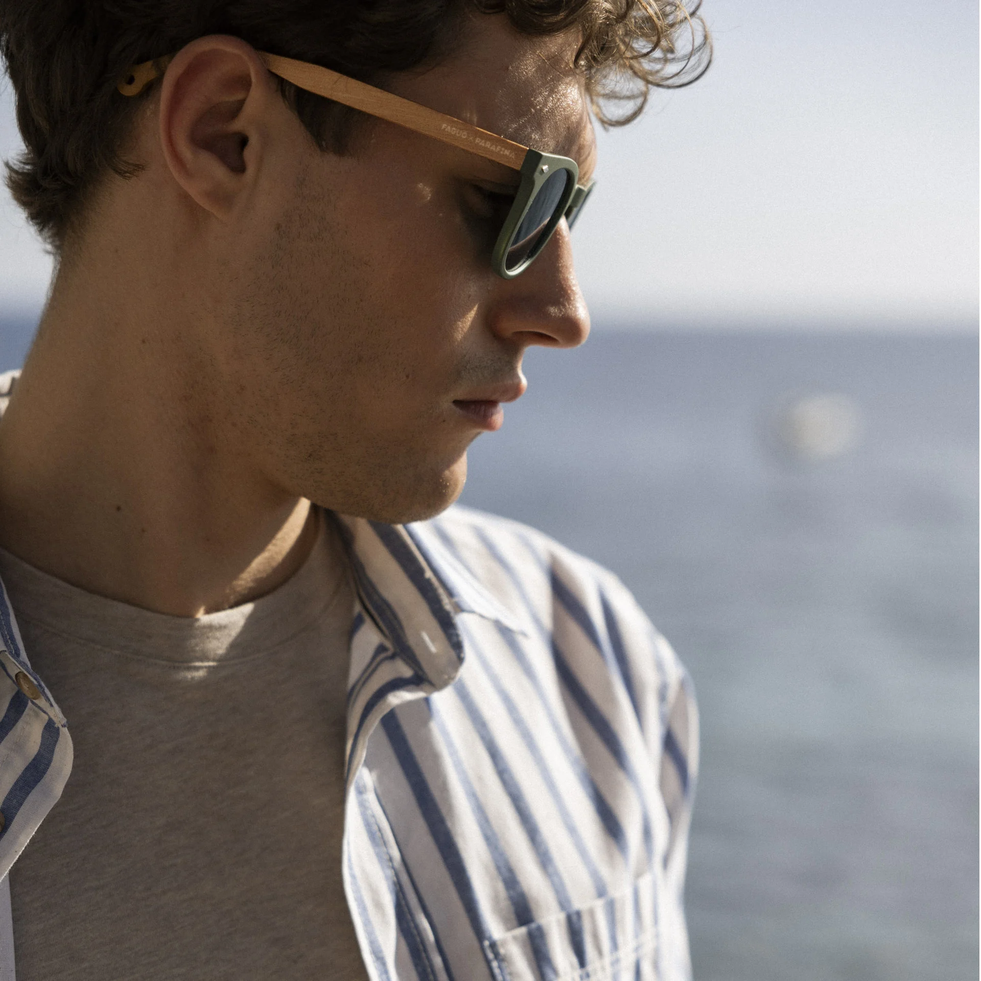 Lunette de soleil kaki plastique recyclé et bambou organique - modèle sunglass