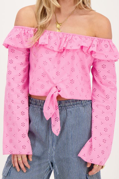 Roze off-shoulder top met broderie en strikdetail