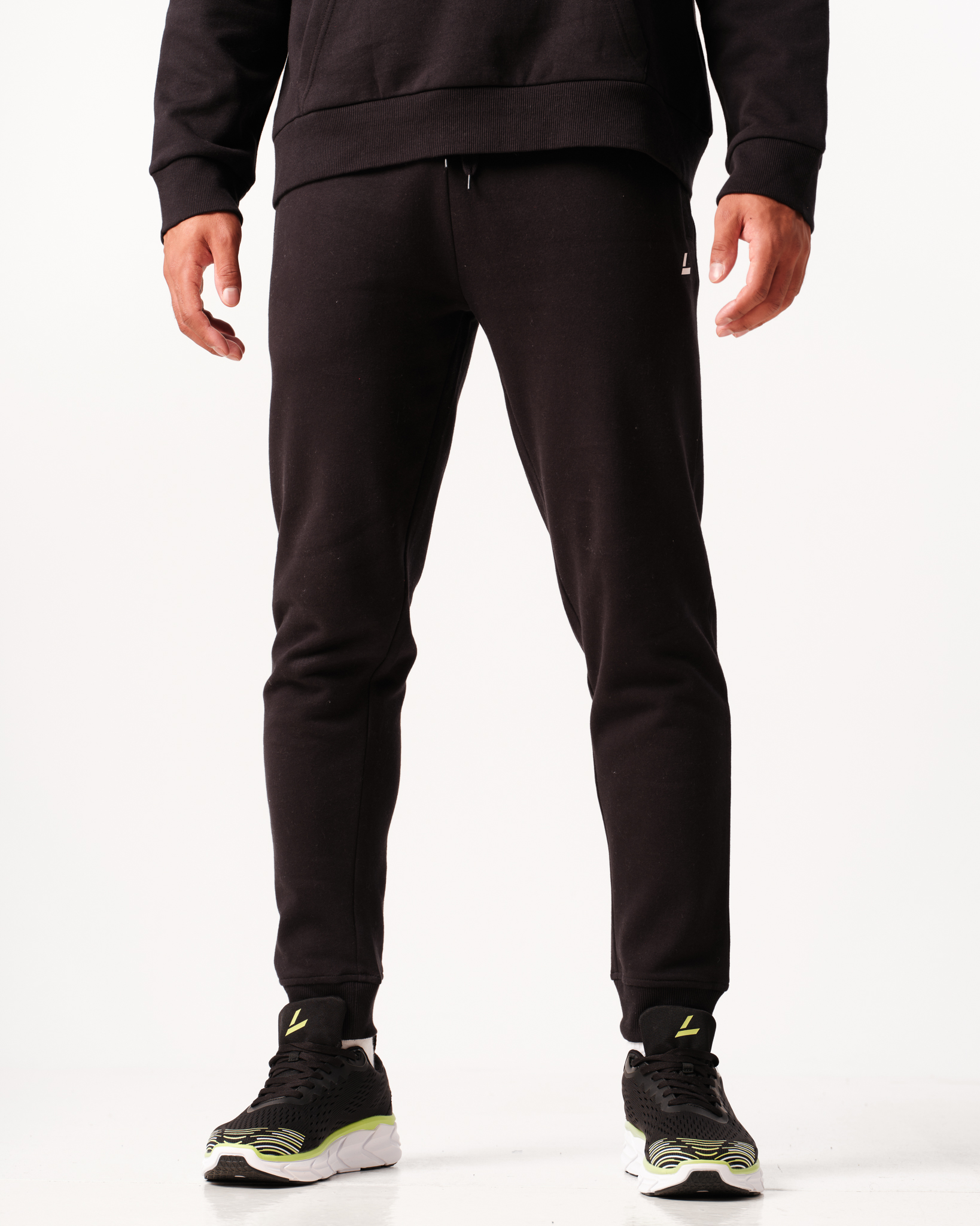 LEVITY Core Sweat Pants Black