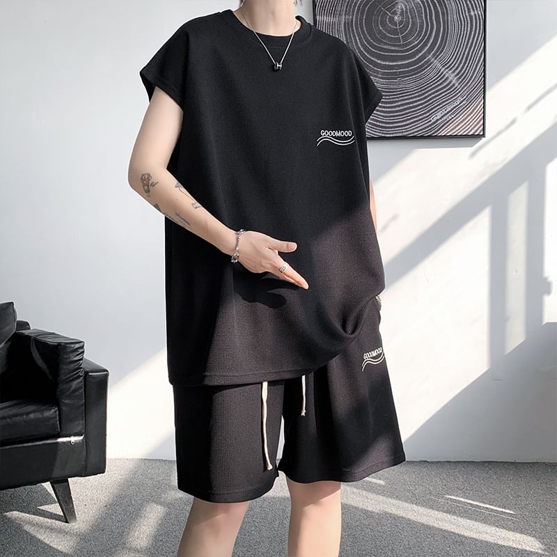 Ninine - Set: T-shirt met ronde hals, capuchon en geborduurde letters + wijde broek met trekkoord in de taille