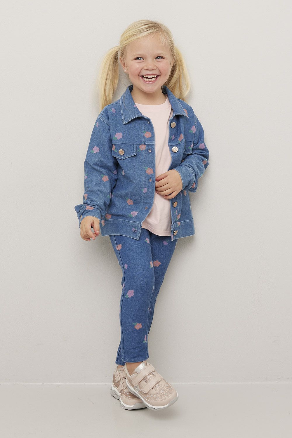 Denimjakke med blomsterprint Jenny