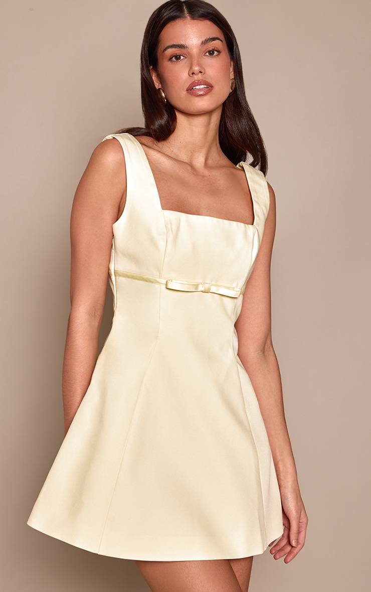 Citron Robe Droite Premium En Tissu Tissé Avec Détail Ceinture