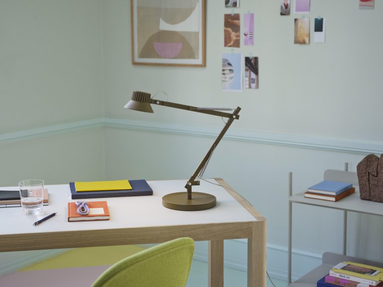 Muuto Dedicate S2 bureaulamp zwart