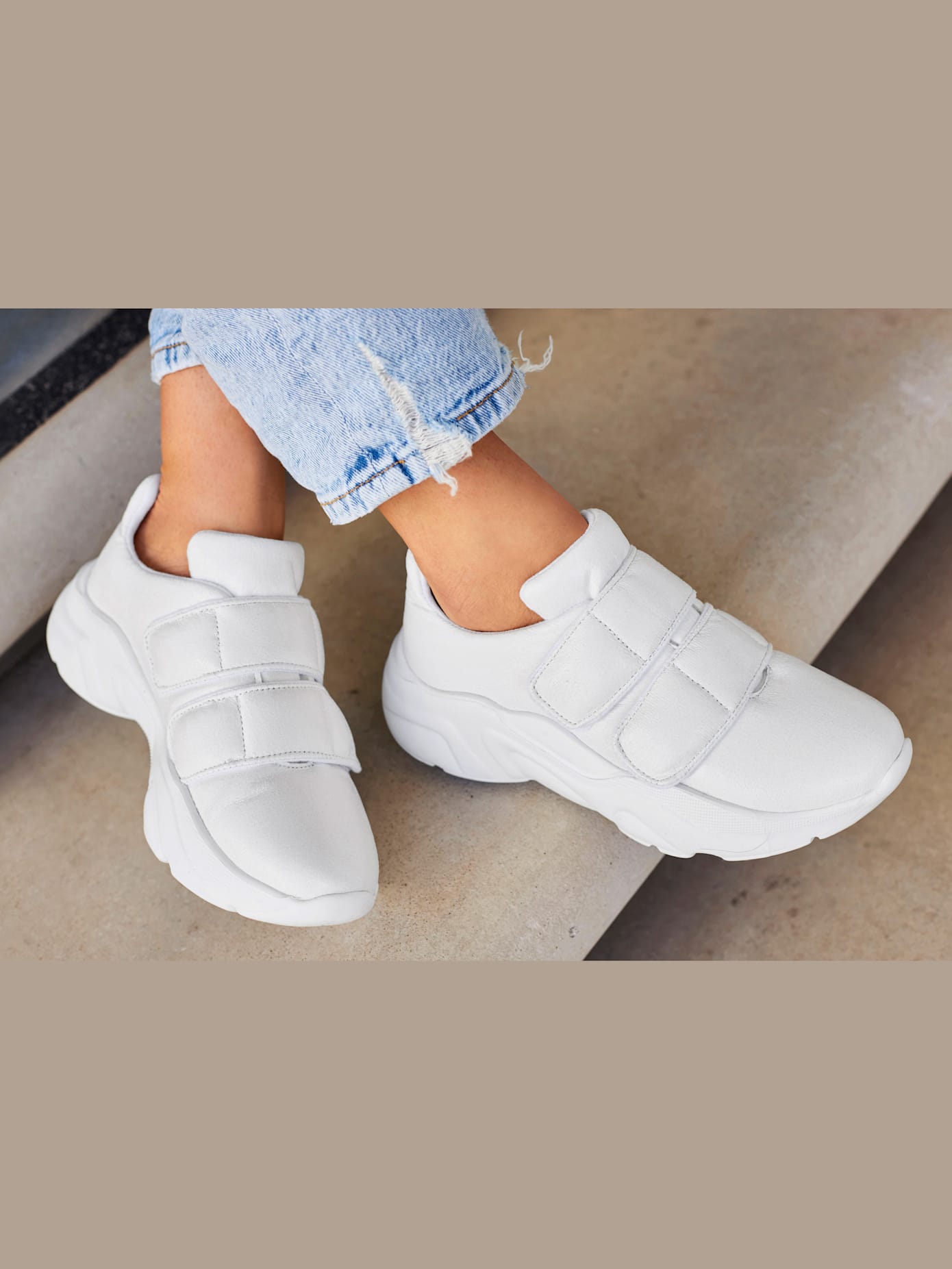 Baskets sneakers avec fermeture auto-agrippante pour faciliter l'enfilage