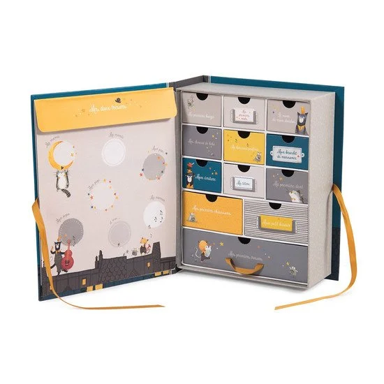 Les Moustaches coffret de naissance    de               Moulin Roty