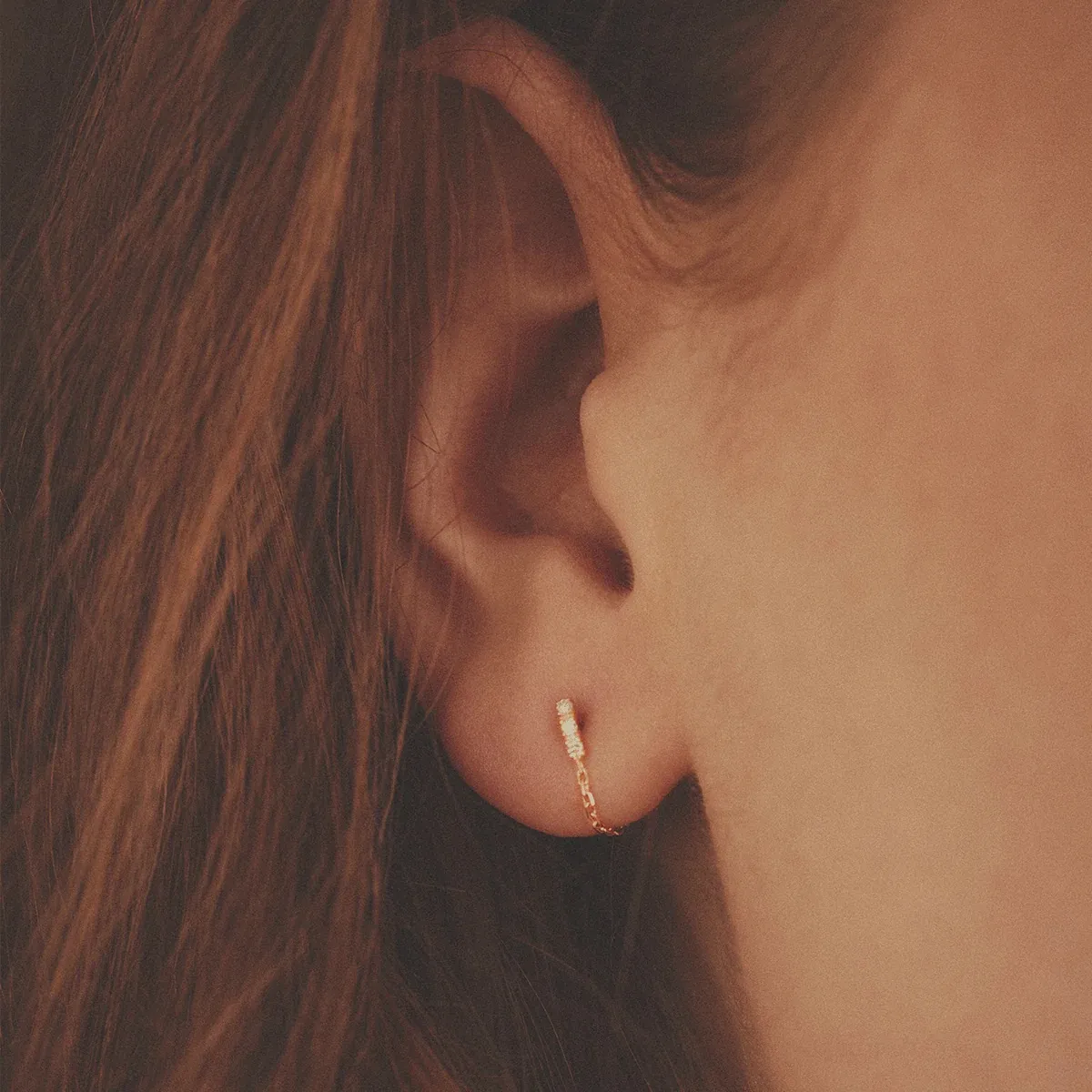 Boucle d'Oreille Chaîne Iris Diamants Blancs Douze Paris