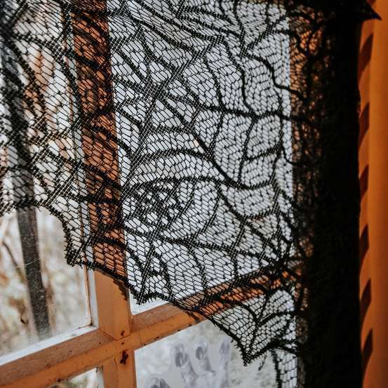 Chemin de table toile d'araignée pour Halloween - 33x182cm