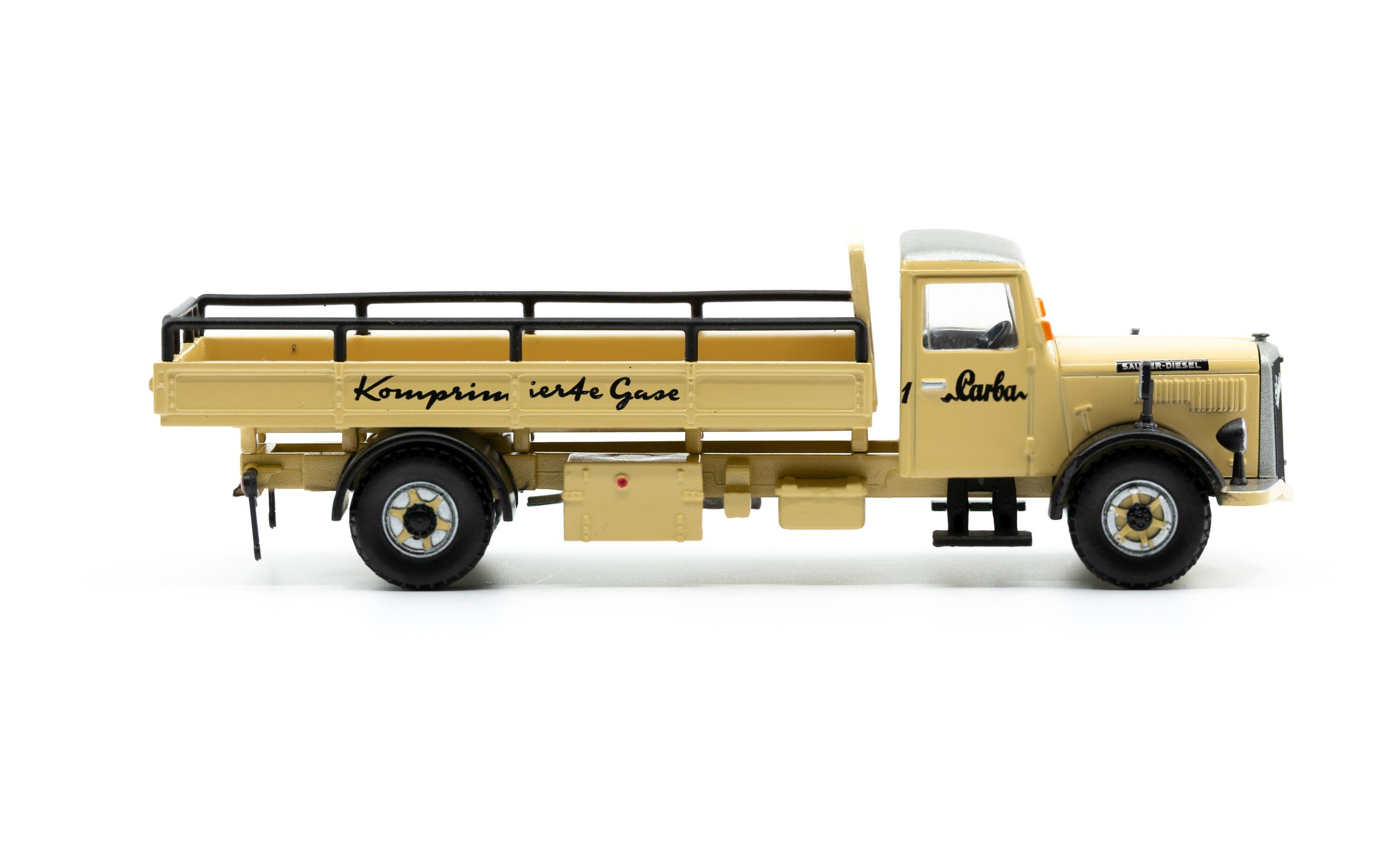 LKW Saurer S4C Pritsche Carba 1956 1:87H0 Lastwagen Sammlermodell mit eckigen Fenstern