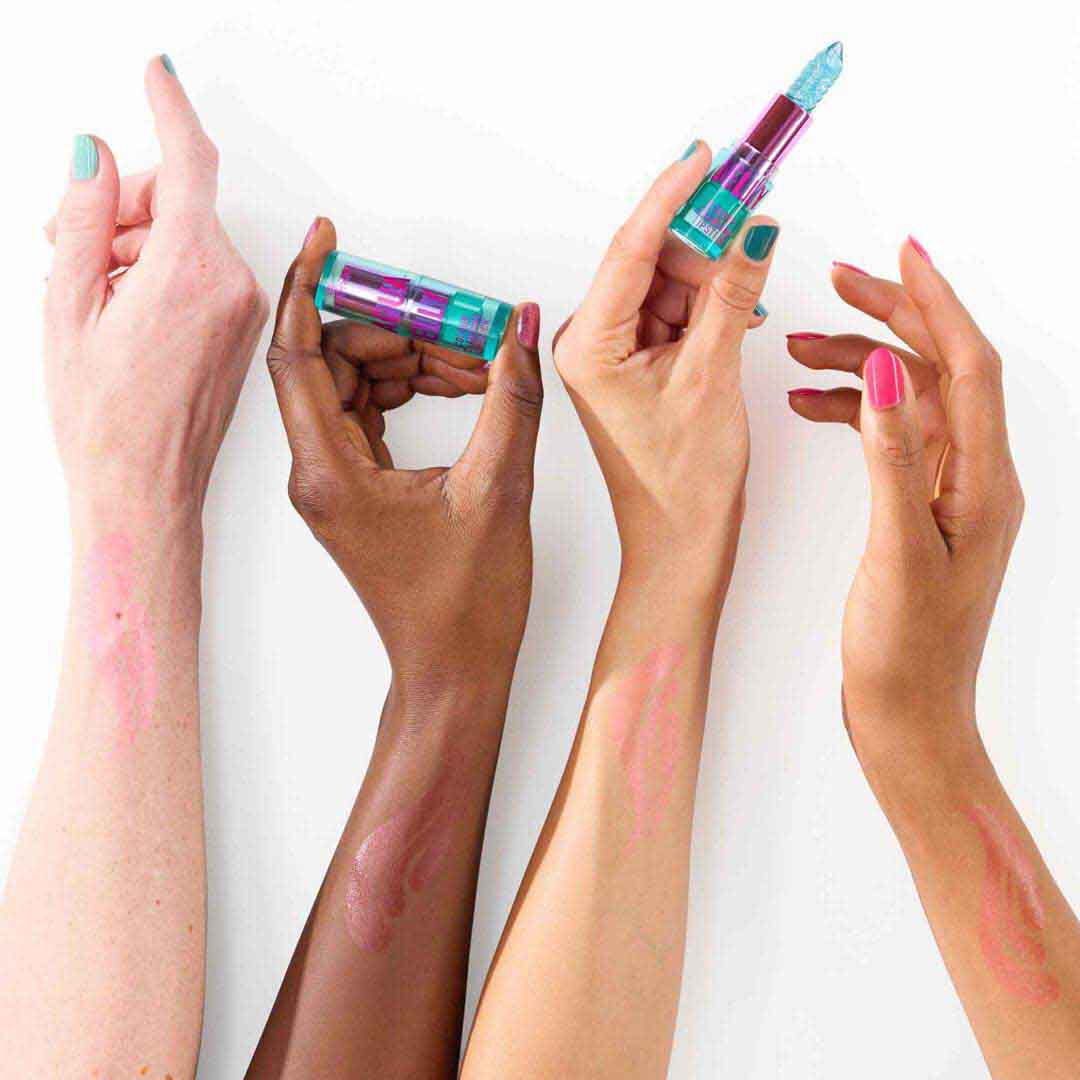 ESSENCE  Batom Muda de Cor Aqua Jelly - 2,8gr