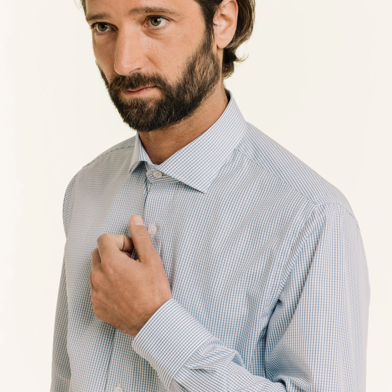 Fitted shirt in double-twisted poplin with dark blue checks