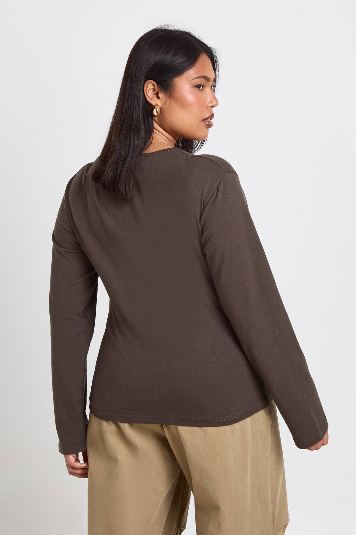 boohoo Haut Basique À Manches Longues Et Encolure Carrée Plus