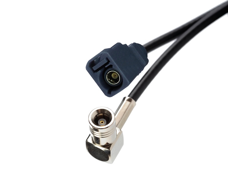 Aktive 12V Kombiflex Dachantenne für Reisemobile mit GfK-Dach