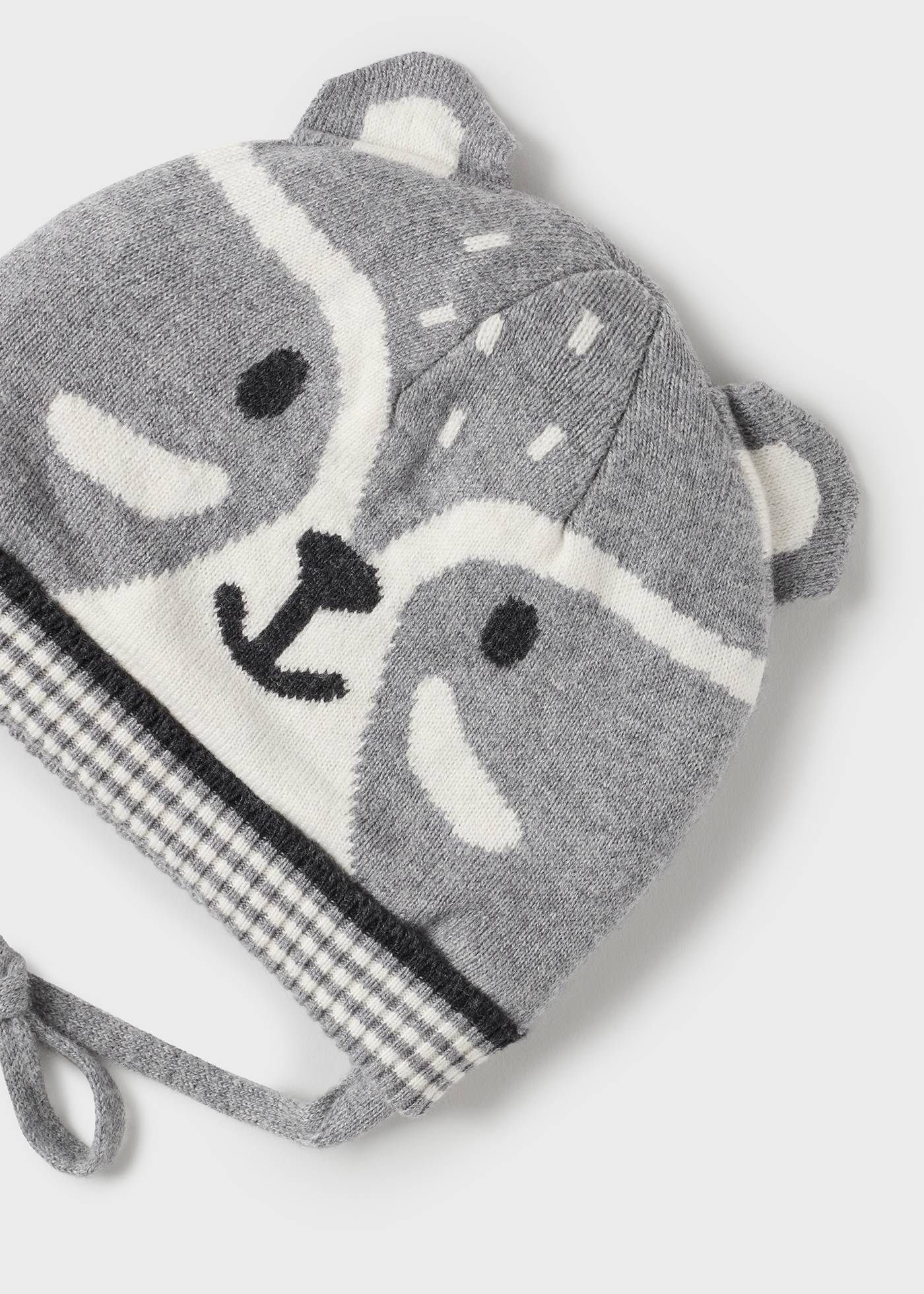 Gorro de tricô com orelhas de bebê