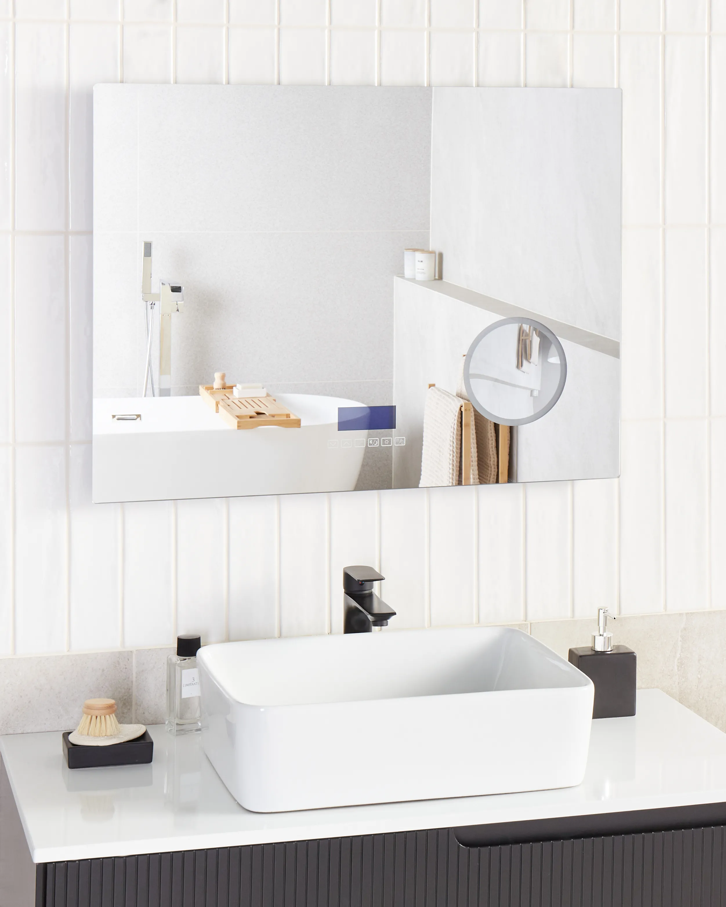 LED badkamerspiegel MONTARON 80 cm 60 cm Zilver