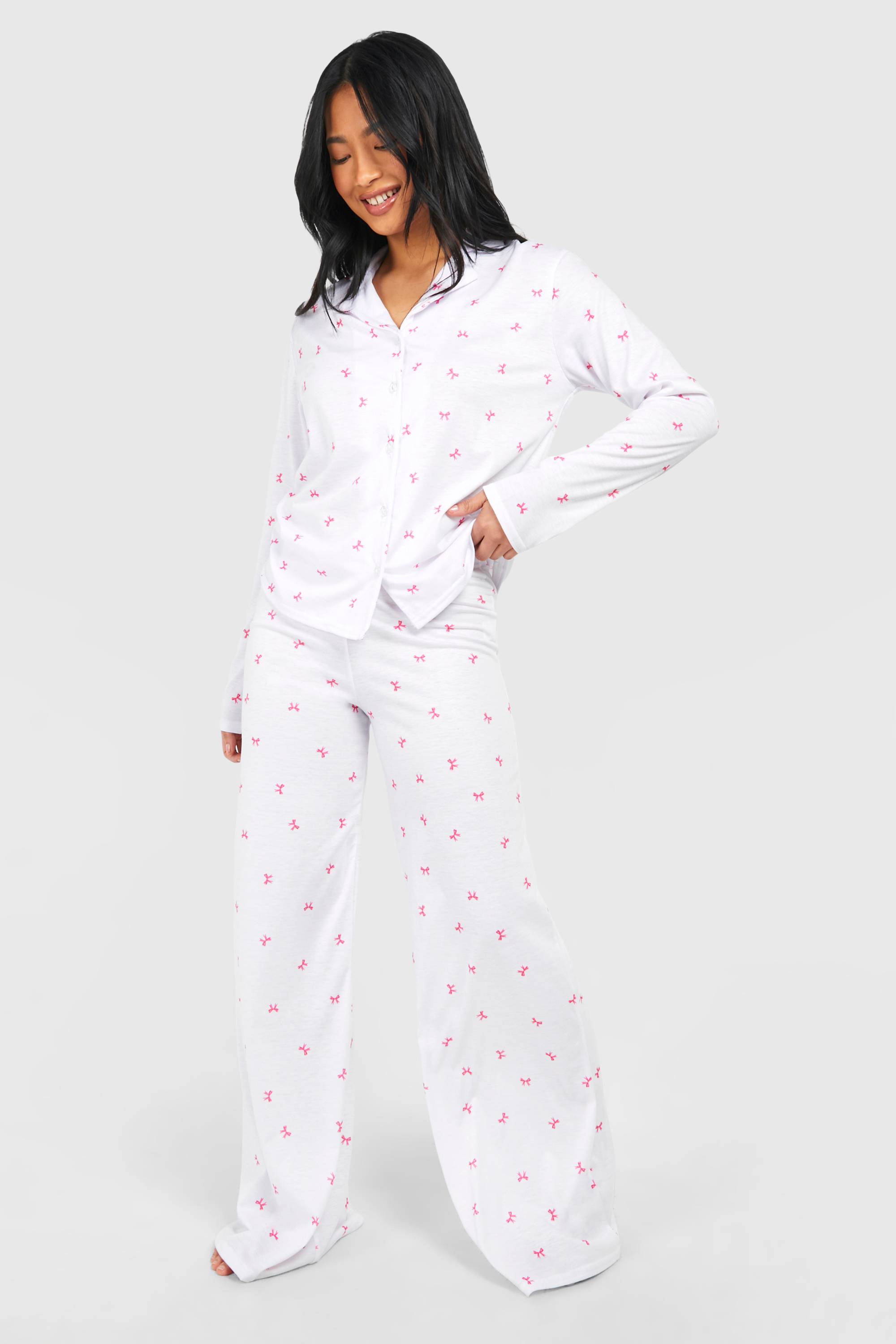 boohoo Ensemble De Pyjama Petite À Manches Longues Imprimé Nœuds Avec Pantalon