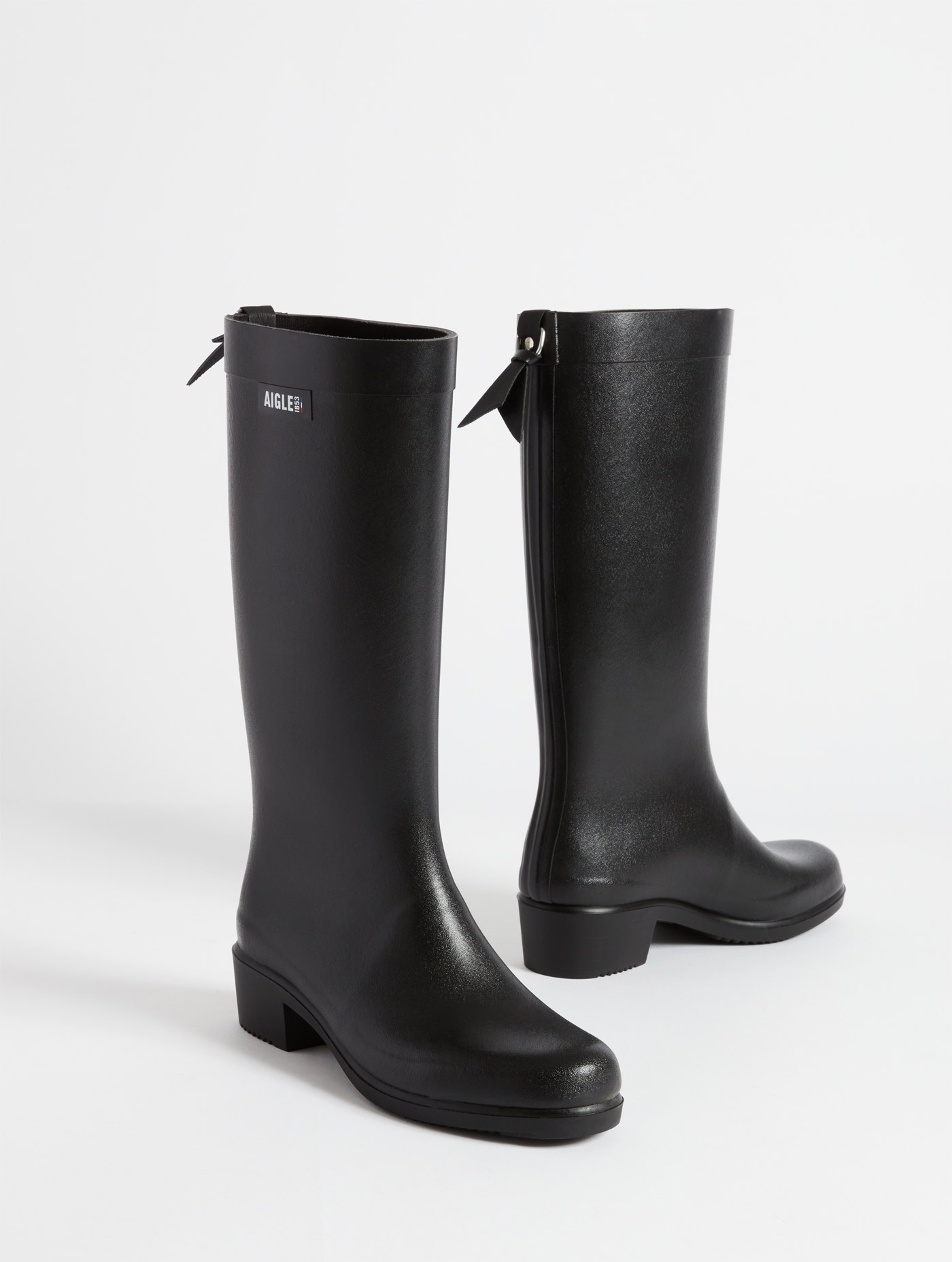 La botte de pluie haute à talon, aux détails équestres NOIR