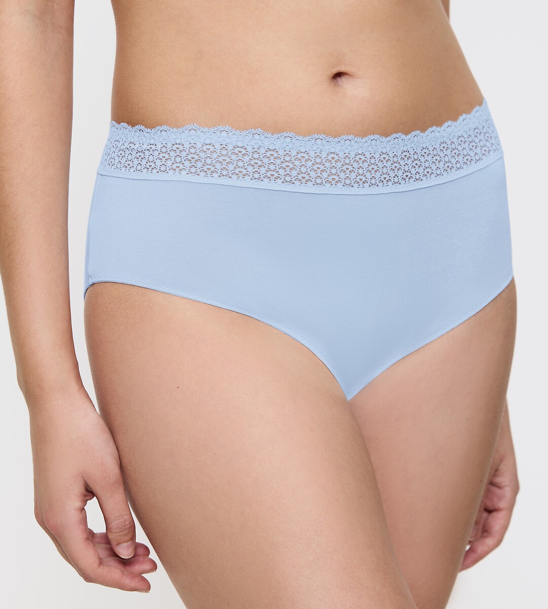 TRIUNFO<br>Sensação de moda em meia-calça