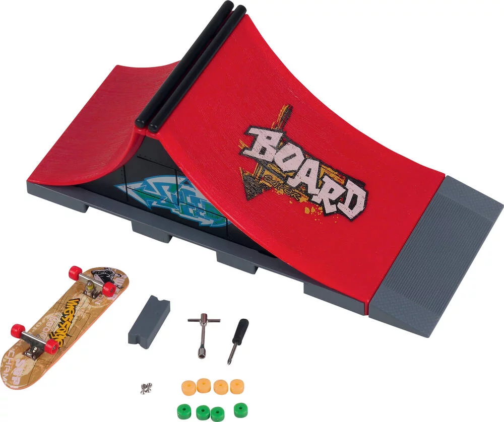 MON SUPER SKATEBOARD ET SON TREMPLIN