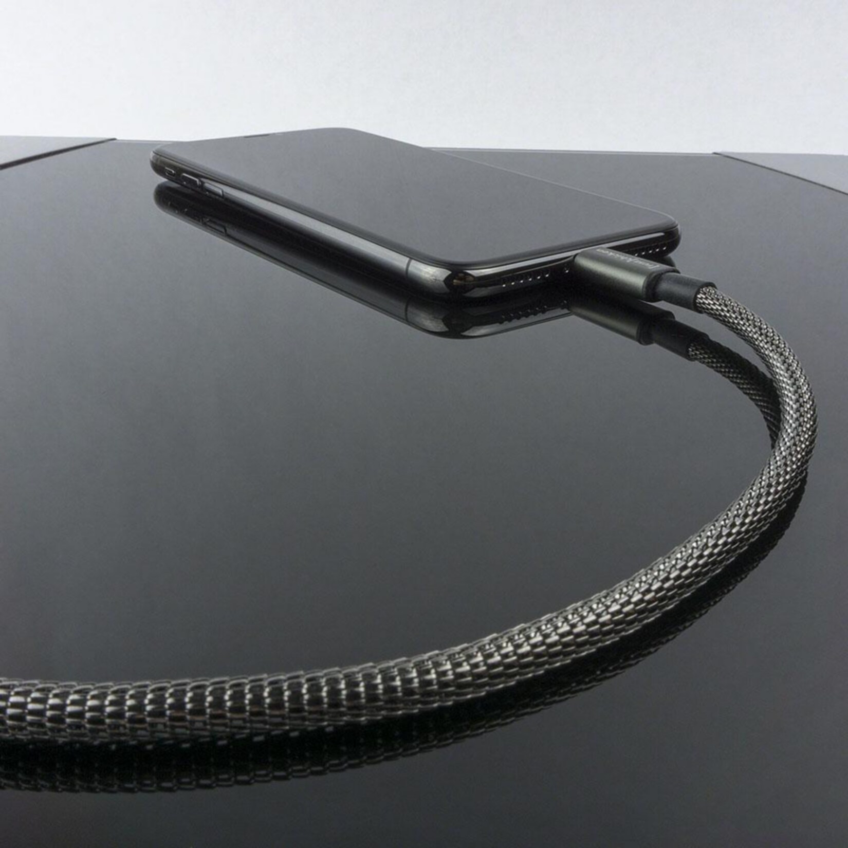 FUSECHICKEN Shield iPhone Ladekabel rostfreier Stahl
