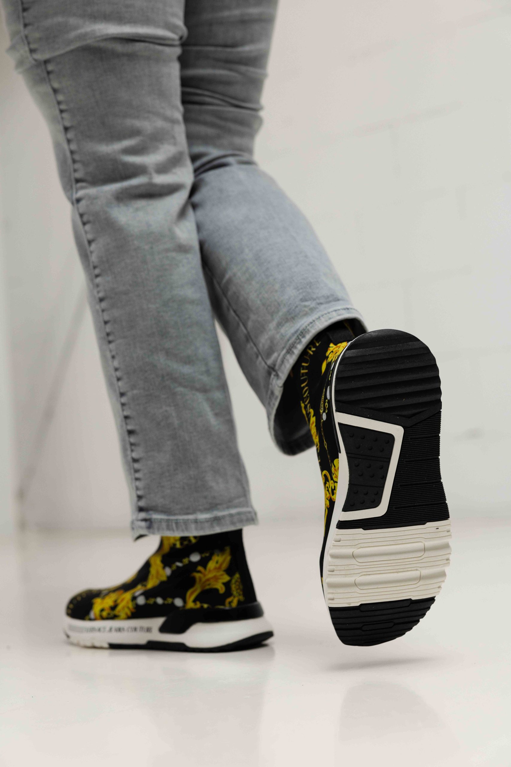 Versace Jeans Couture Fondo Dynamic Lycra Sneakers Dames Zwart/Goud