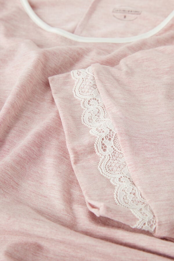 Camisola de mangas curtas com detalhes em renda.