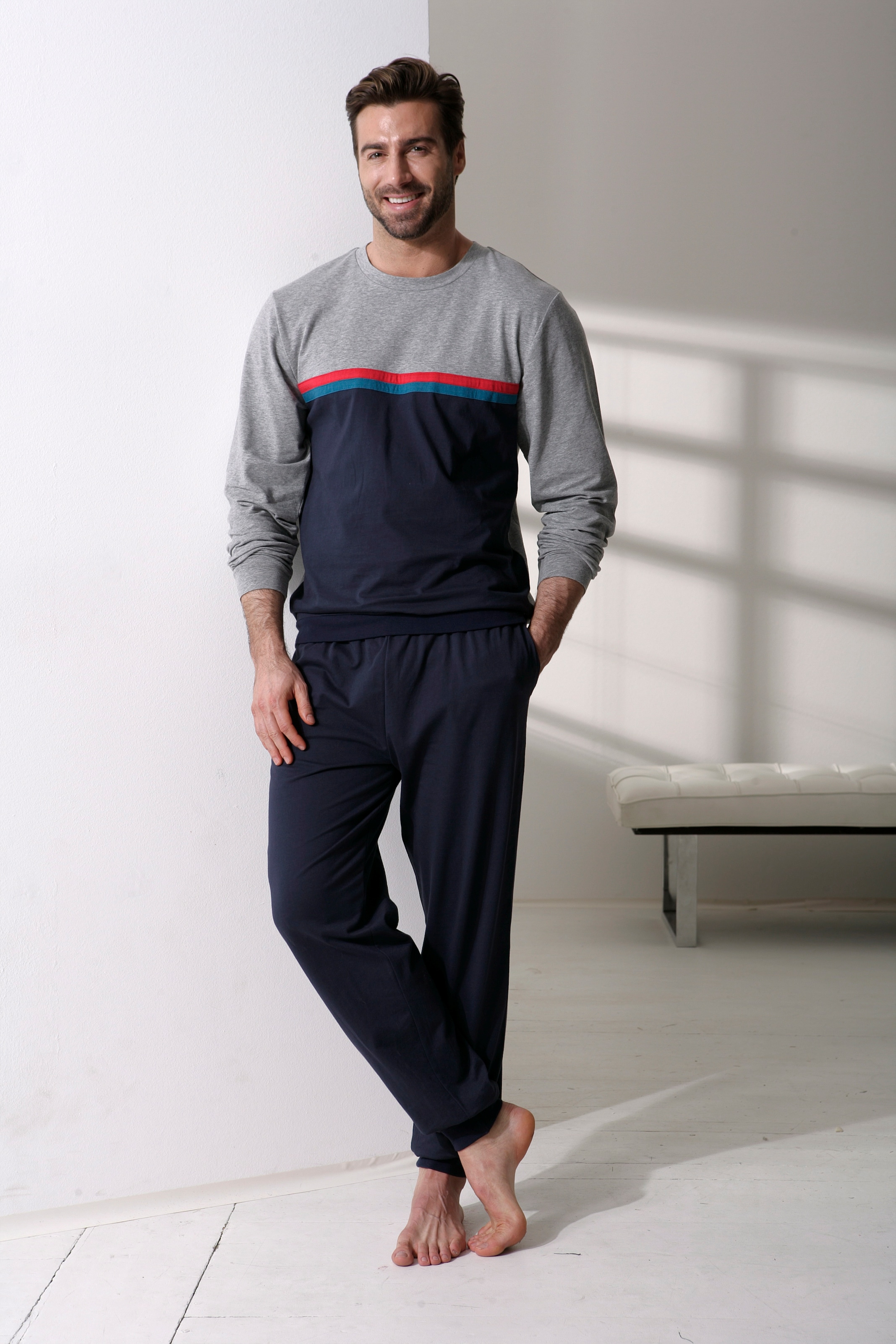 le jogger® Pyjama 1 Stück, 2 Stk. tlg., Schlafanzug in langer Form mit kontrastfarbenen Streifen