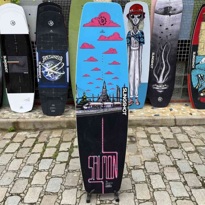 Wakeboard Slingshot Occasion Salmon 155cm 2022 - The Corner Shop