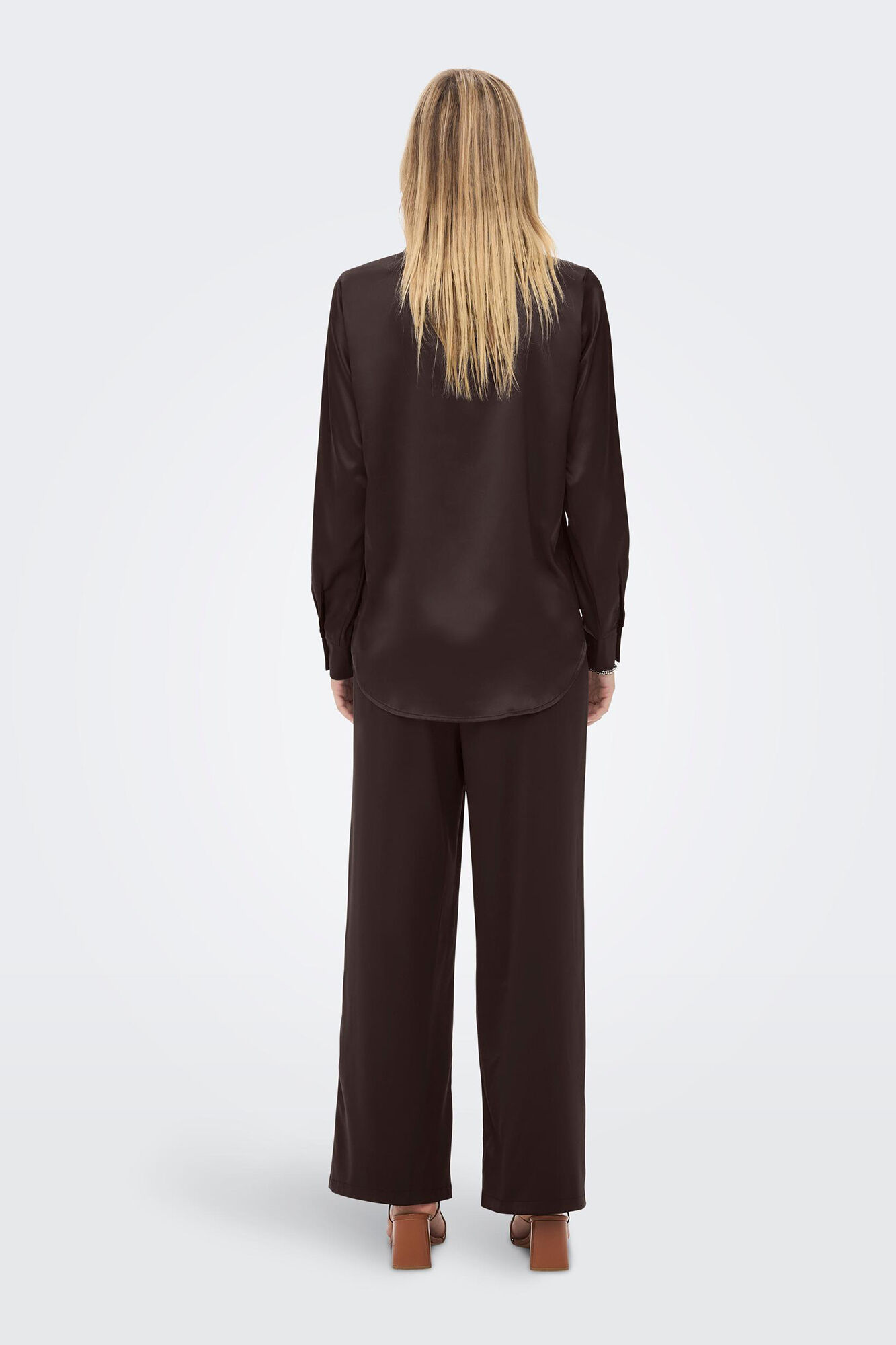camisa de cetim oversized